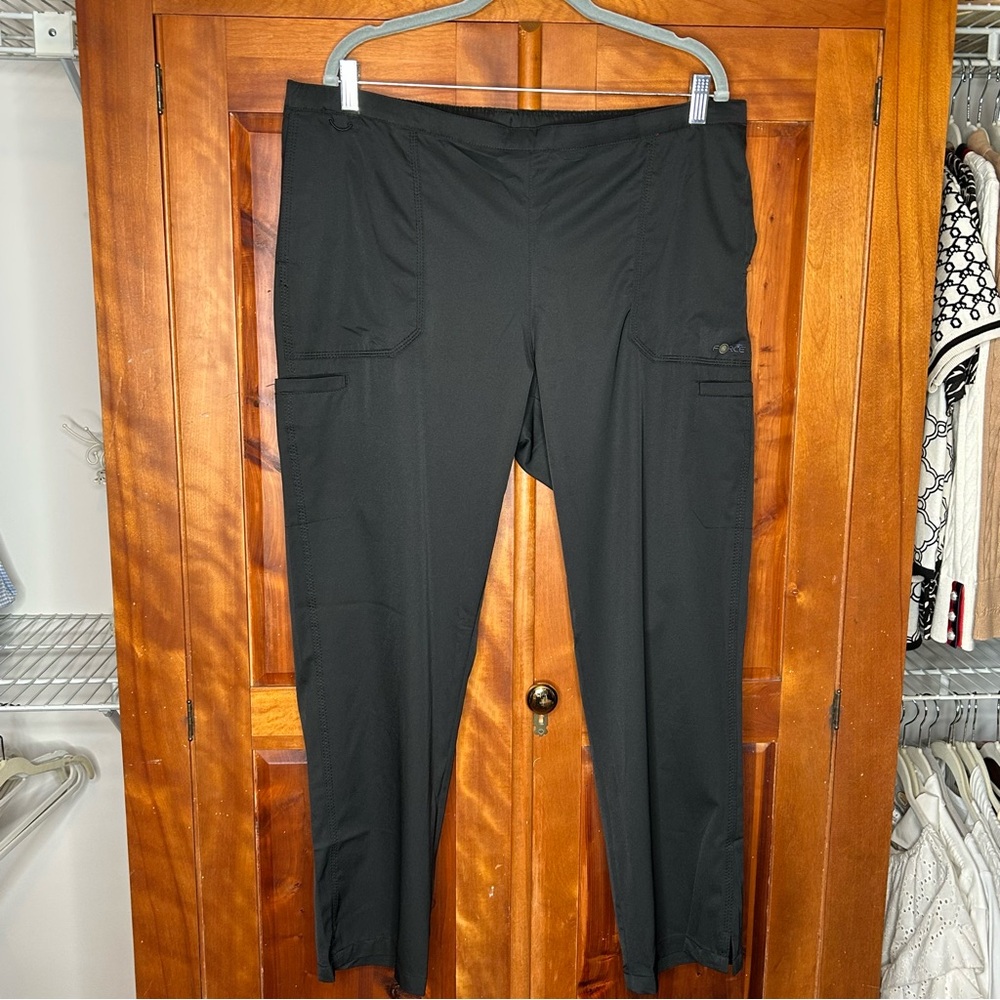 NEW - Carhartt Black Women's Force Liberty Straight Leg Scrub Pant Rugged Cargo